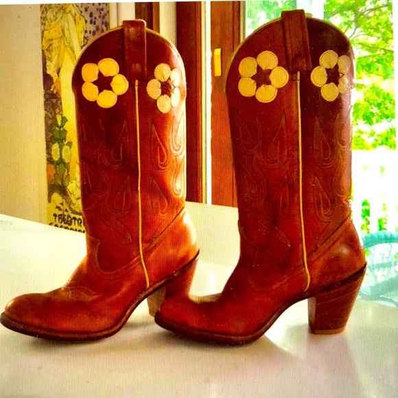 White Daisy Flower Vintage Brown Cowboy Boots - Picture 3 of 11